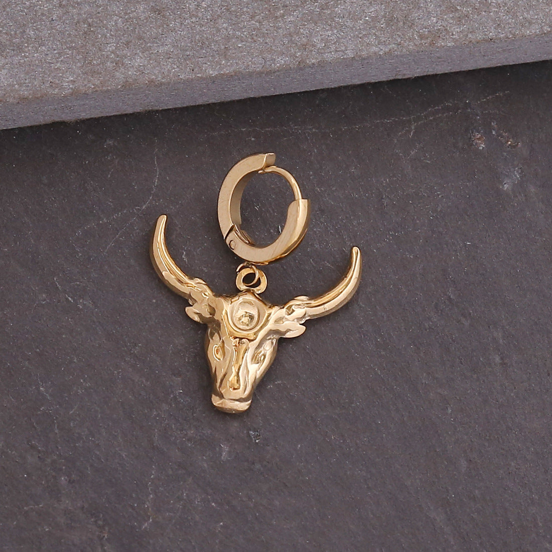 Venta al por mayor Pendientes Bohemios De Acero Inoxidable De Luna De Toro